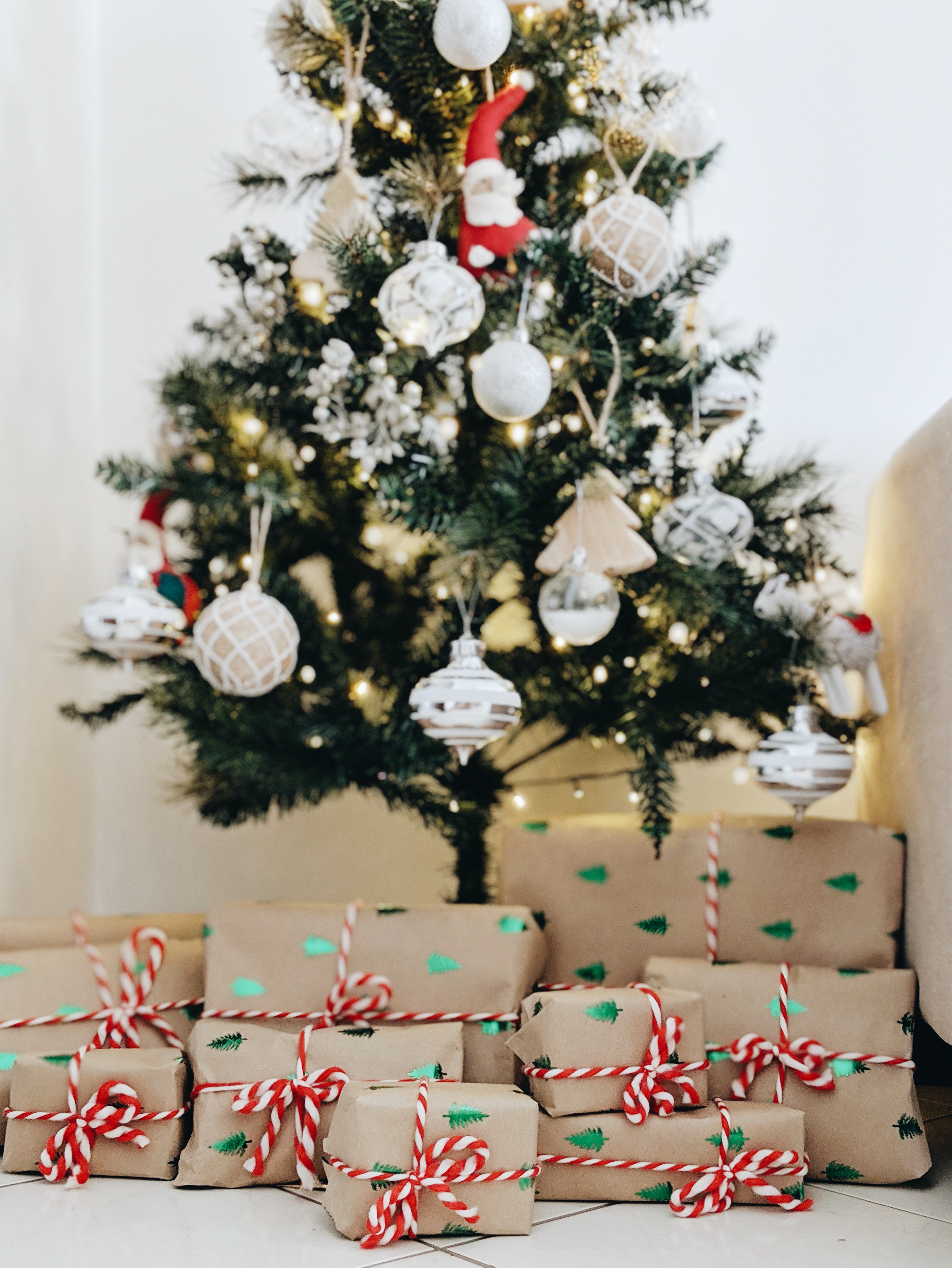 brown paper gift wrapping