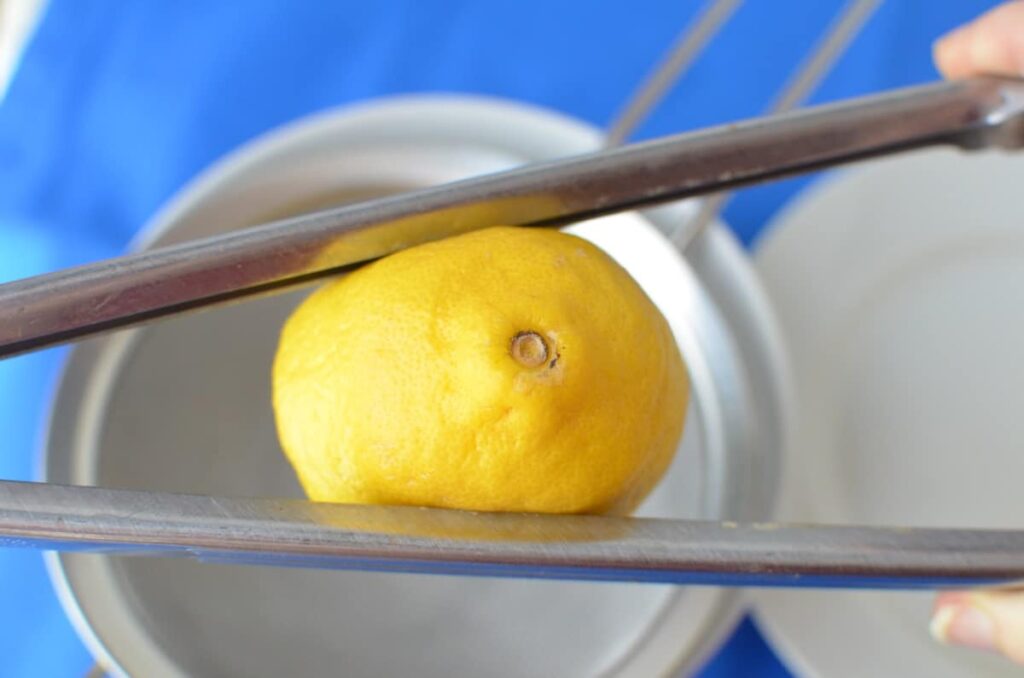 kitchen hack lemon squeeze