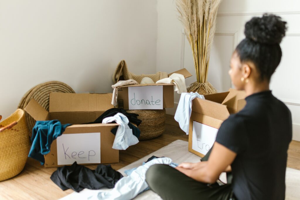 move out decluttering