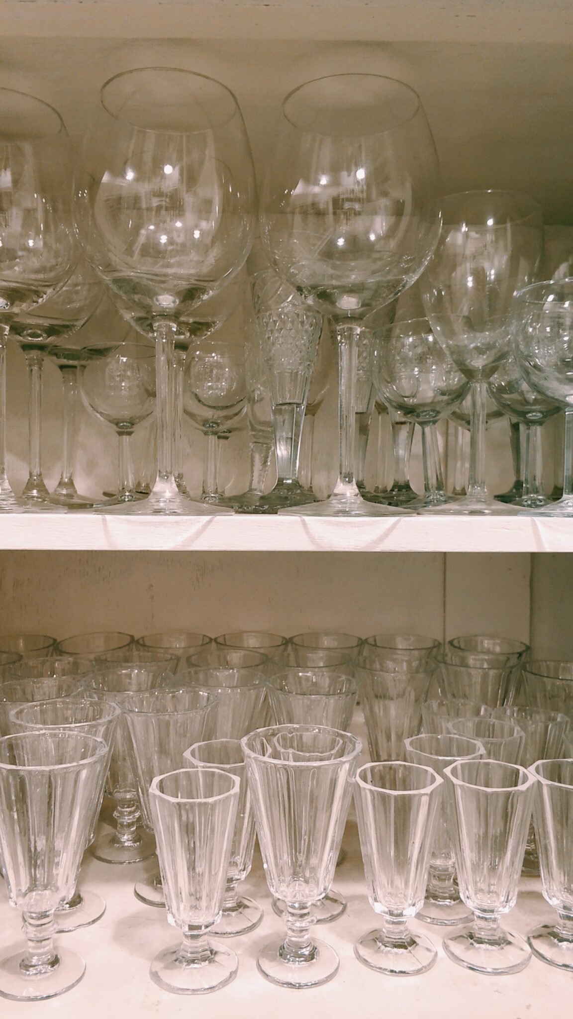 How To Identify 5 Common Types of Vintage Glassware