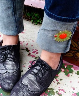 how to wear vintage pins